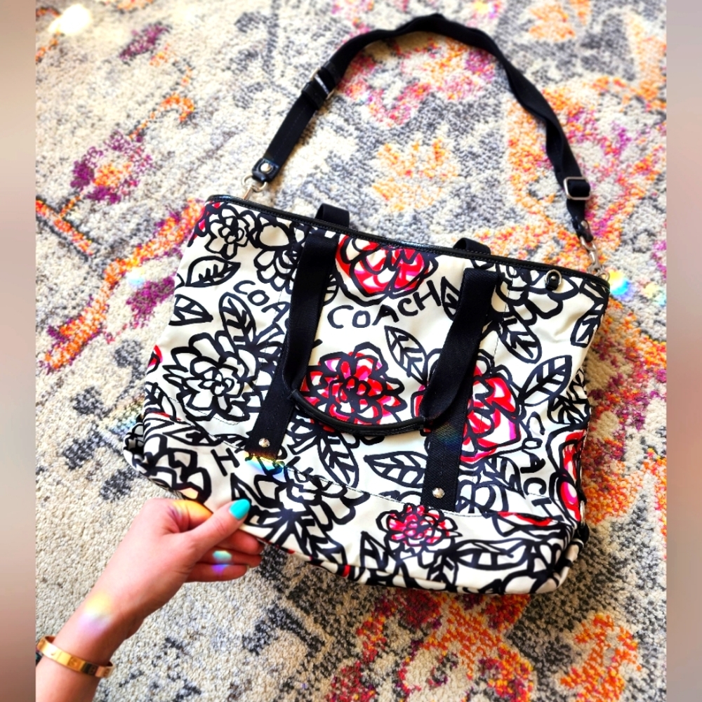 Coach Poppy Daisy Floral Graffiti Tote